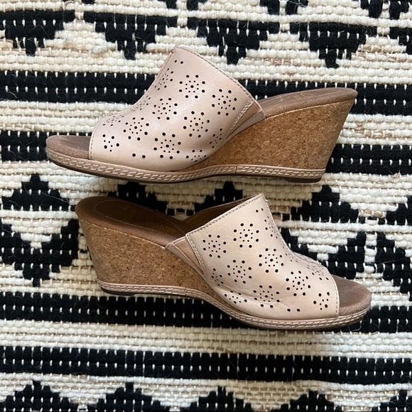 Clarks Wedges - Picture 2 of 5